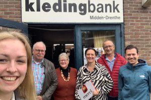 Op bezoek bij de Kledingbank Midden Drenthe